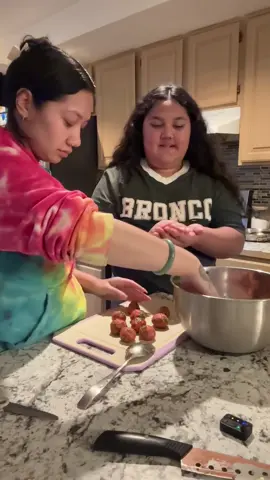 Back with another dinner video, watch enjoy. Lmk if I should somehow attach recipes like I used to. Thanks for watching 🫶 #familyof9 #DinnerIdeas #parati #fyp #boricua