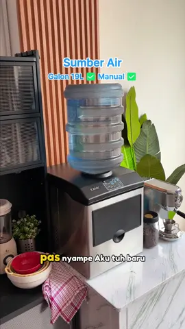 saking sukanya sama es batu, sampe dibeliin Iceler 30KG sama suami 🥹🫶🏻 #icemaker #iceler #mesinesbatu