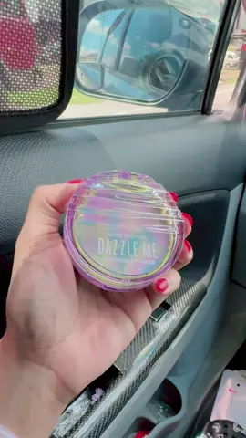 Hilang terus minyak-minyak dekat muka korang. Tak percaya cuba laa..mesti inlovee 😍 #invisiblepowdermagic #dazzleme #makeuphacks  @DAZZLE ME MALAYSIA 