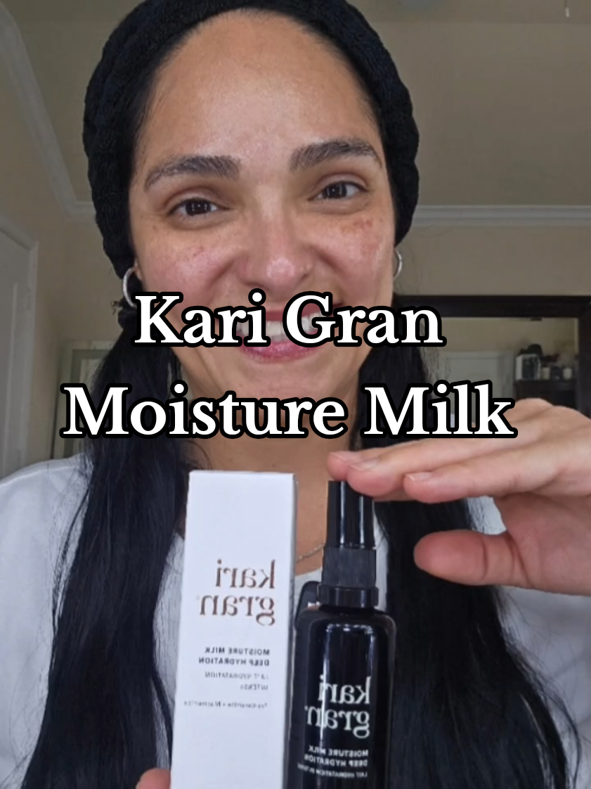 Kari Gran Moisture Milk. Leche hidratante Kari Gran, bruma de hidratación profunda con proceramida, niacinamida, vitamina C y aloe para una hidratación radiante, suave y duradera. #karigran #moisturemilk #skincare #tiktokshopcreatorpicks #tiktokshop 