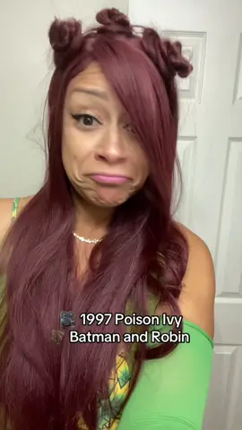 #poisonivycosplay #umathurman #georgeclooneybatman #poisonivycosplay 