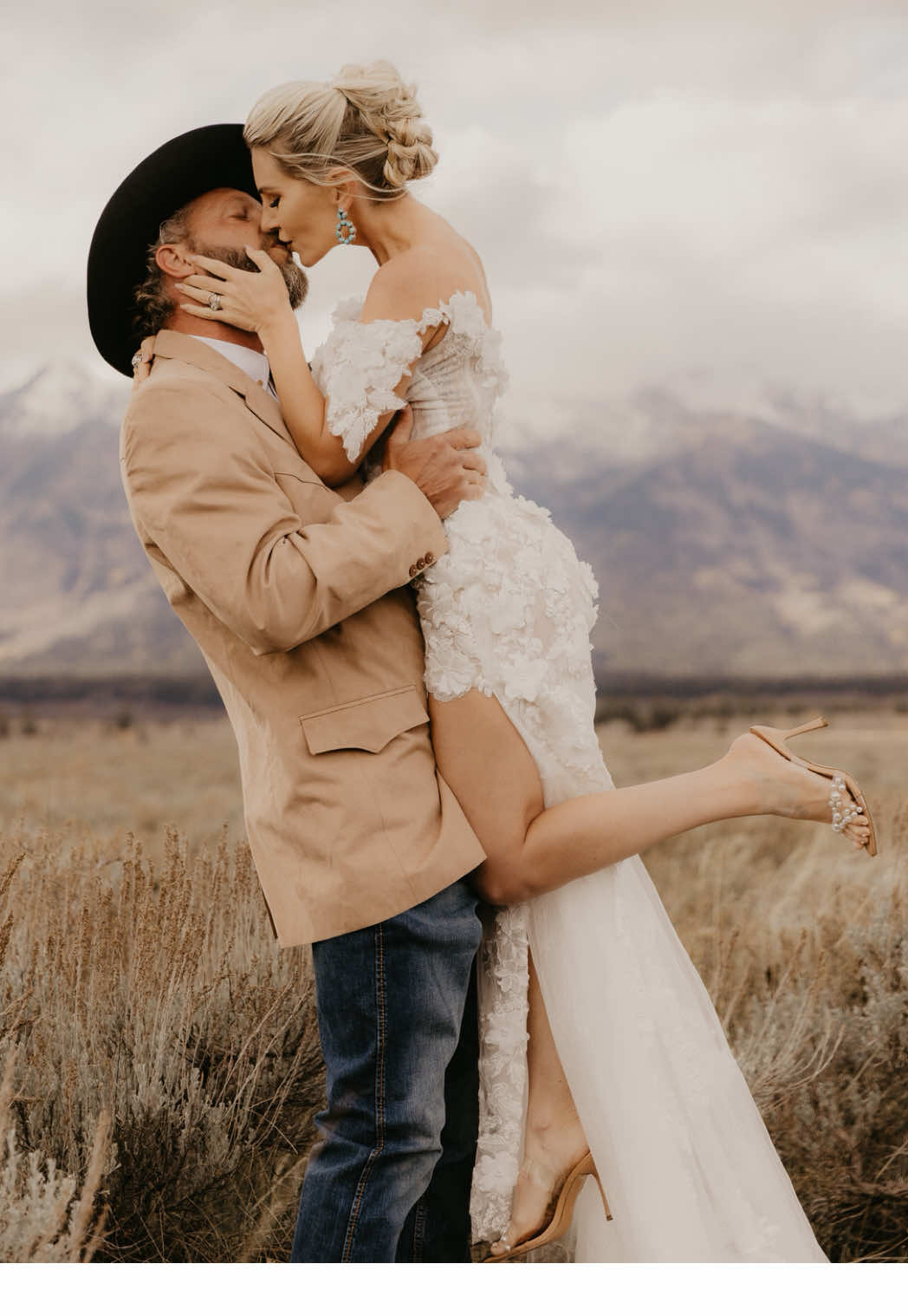 Wyoming in October 😍 YES Eloping in Wyoming in October 😍 even more YES!!!!  I’d say “I do” any day of the week with this man.  #Bride #IDo #Elopement #TikTokBride #Wyoming 