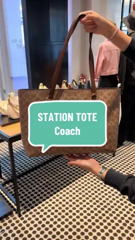 Signature coated canvas and smooth leather Inside zip, cell phone and multifunction pockets Zip-top closure, fabric lining Handles with 26.5cm drop Outside zip pocket 35cm (L) x 26cm (H) x 13cm (W) Style No: CCD69#coachmitsui #fyppppppppppppppppppppppp #sepang #stationtotecoach #contactmenow 