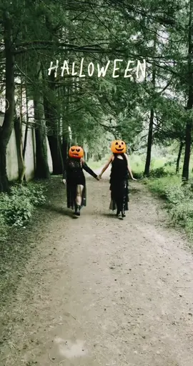 🎃 ¡Toma una calabaza y a tu mejor amigo/a y hagan una sesión de fotos otoñal este año! ¡Te garantizo muuucha diversión!😍#pumpkinphotoshoot #pumpkinhead #bestfriendphotoshoot #hallowentrend #CapCut @YeennASaant90 