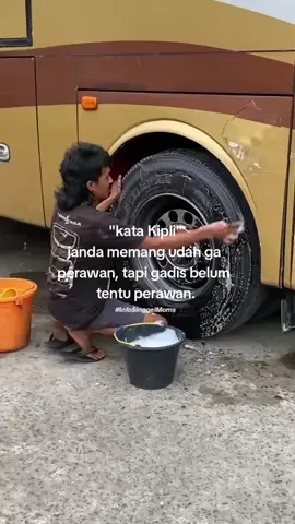 Janda semakin manyala 💃🤣 @haji aceng  #crewpariwisata #busmaniaindonesia #vidiobus #trendingnow #fypdonggggggg 