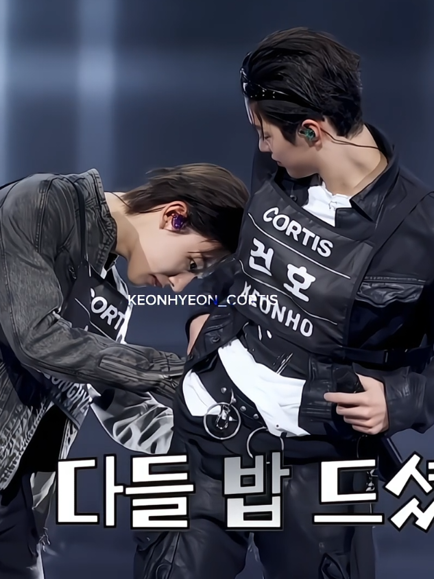 Seonghyeon always takes good care of his Keonho 🫶 #keonhyeon #seonghyeon #keonho #cortis 