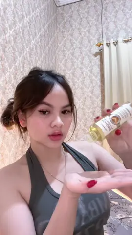 pake ini sebelum pake parfume yashhh #moreoilmoreglow #almondoilseries #bestiekulitkering 