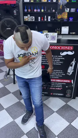 Corte Ele-ganpi en @D CALY BARBER 