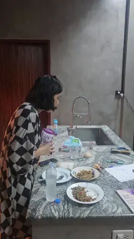 ตอบเรื่องเรียนค่ะ