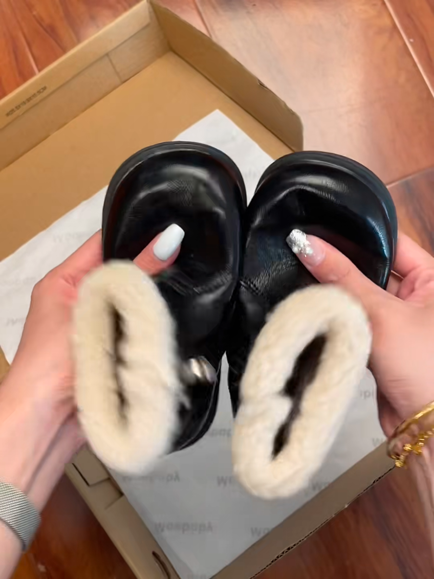 Bốt cổ lông, siêu nhẹ, lông mịn bé đi học đi chơi, ấm áp #giaybotchobe #giaybegai #botbegai 