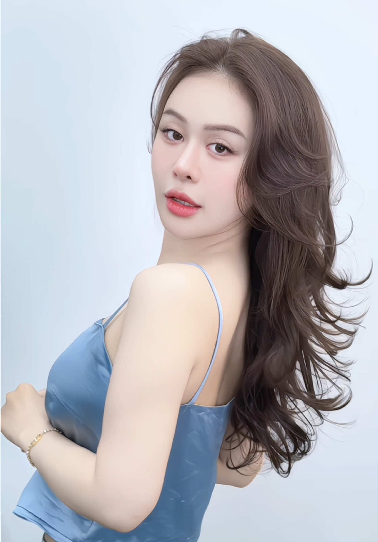 “ Vạn vật đều xinh đẹp, trong ánh mắt của kẻ si tình 🍂  #xuhuong2025 #tocdep2025  #hairstyle #hairstyletutorial #viral 