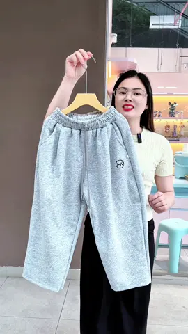 Gió mùa về…..#quanaotreem #quannichobe #mevabe #quanbetrai #quanbetrai 