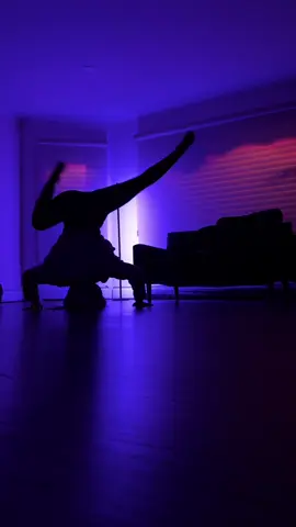 I effed around and found out. The walk-off expresses the pain I felt in my hips lmao. I’m clearly not in my 20s anymore 😭