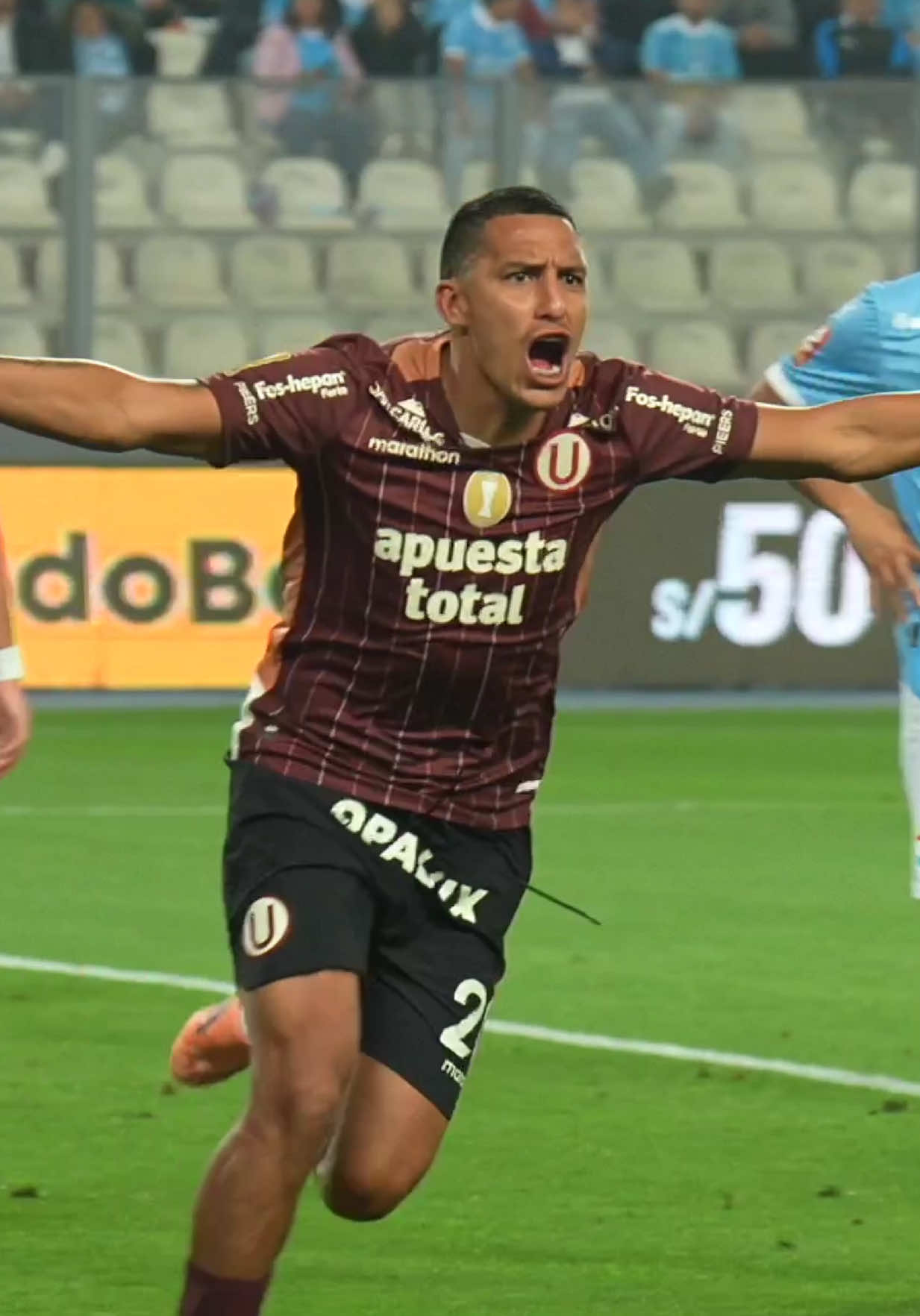 Volumen arriba y a disfrutar, cremas 🔊😮‍💨💛 #LaGarraDelÚnicoGrande #SportsOnTikTok #Futbol #Universitario #Peru 