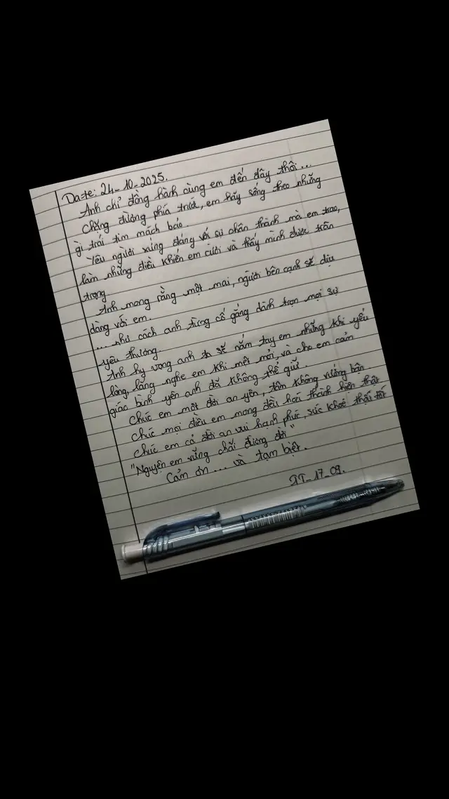 Nghiệp duyên mỏng, tình cảm sâu.