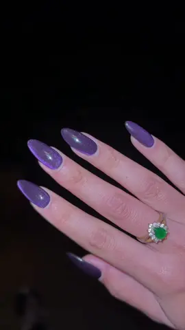 🧝🏼‍♀️🔮✨🧞‍♀️🪄 #cateyenails #purplecateyenails #almondnails #gelxnails 