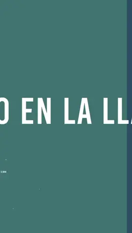 Negligencia que mata,  Corrupción que encubre Por Adriana Delgado Ruiz | @AdriDelgadoRuiz https://x.com/heraldodemexico/status/1980980624283557917?s=46 Andrea Lilián Holguín tenía solo 22 años cuando murió sorpresivamente, víctima de una desidia o corruptela criminal, mientras hacía algo tan cotidiano como bañarse. El departamento que rentó en la colonia Narvarte, en la CDMX, tiene el calentador instalado en el baño. Sin la ventilación correcta, la mala combustión genera monóxido de carbono (CO), un gas sin olor alguno que desplaza al oxígeno. Así, la joven falleció intoxicada y asfixiada. Si bien el edificio fue construido hace seis décadas, la NOM-200-SCFI-2017 establece que un calentador no debe instalarse “en lugares cerrados, mal ventilados o cercanos a material inflamable”, advertencia que siempre aparece muy visible en el empaque de cada boiler nuevo y que el dueño del departamento omitió. Más aún, tras el deceso de Andrea, un peritaje diagnosticó que todas las viviendas de ese predio tienen el mismo alto riesgo. El tema tiene mucho fondo porque no sucede únicamente en construcciones viejas. Los departamentos en los múltiples conjuntos habitacionales #BeGrand, de #NicolásCarrancedoOcejo, no cuentan con ventilación en el cuarto de lavado, donde ubican el calentador y las tuberías de distribución de gas, y tampoco tienen extractores u otros mecanismos de seguridad para evitar la acumulación de CO, como sucedió recientemente en una de esas viviendas. La acción eficaz de los bomberos y Protección Civil evitó una desgracia, pero también develó la pregunta de cuántas familias viven bajo ese riesgo latente. Poniendo El Dedo en la Llaga, la Secretaria de Gestión Integral de Riesgos y Protección Civil de la ciudad, Myriam Urzúa Venega @VenegasUrzua , dejó claro que, frente a las corruptelas, buscará consecuencias duras. ¿Cómo obtuvo Be Grand todas sus licencias de construcción desde hace 10 años? Fue en pleno auge del llamado cártel inmobiliario en alcaldías como Álvaro Obregón @AlcaldiaAO y Benito Juárez @Alcaldia_BJ ,que gobernaba el actual dirigente del PAN @AccionNacional Jorge Romero Herrera @JorgeRoHe El trámite exige todos los estudios técnicos, incluyendo el dictamen de gas emitido por un perito autorizado. Adicionalmente, debe haber un Director Responsable de Obr #DRO, información que debería ser pública y transparente, pero no es accesible en línea. ¿Negligencia? ¿Complicidades? ¿Corrupción? La presidenta de la Comisión de Protección Civil en el Congreso de la CDMX, la panista @LizzetteSalgado @Liz_SalgadoV reconoce que no tiene conocimiento de esos registros, aunque propone que la autoridad implemente un programa continuo de revisión de instalaciones en unidades habitacionales de más de 30 años y se revisen las licencias de construcción y dictámenes técnicos de las más recientes. Bien, pero ¿quién pagará las multas? ¿Quién será responsable de hacer las modificaciones necesarias en las construcciones? ¿Estarán realmente protegidos los compradores e inquilinos o terminarán siendo quienes paguen los platos rotos por constructoras e inmobiliarias? En la temporada de frío 2024-2025, hubo 473 casos de intoxicación por monóxido de carbono en el país, 57 por ciento más que el promedio de los años recientes. En la capital mexicana, van más de 10 fallecidos por esa causa en lo que va del año. La Procuraduría Social  @ProsocCDMX tiene la capacidad de asesorar a los propietarios y condóminos sobre las regulaciones y gestiones necesarias para su seguridad. Pero más allá, la voluntad política de la jefa de Gobierno, @ClaraBrugadaM Brugada, es clave para atender integralmente el asunto.