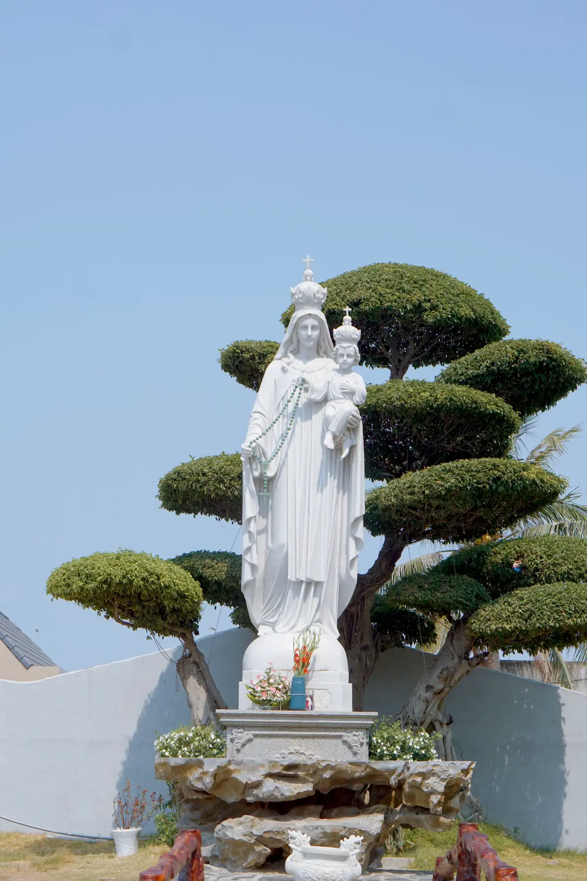 Nhà Thờ Giáo Xứ Phước Hưng - một thánh đường nguy nga, tráng lệ ngay giữa làng quê yên bình. #church #architecture 