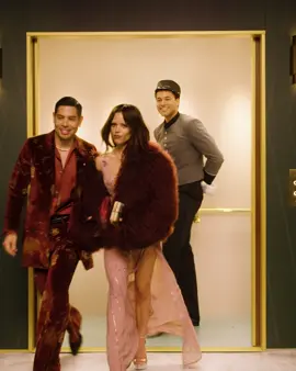 #JennaOrtegs and @Enrique Melendez always (image)make magic on the red carpet. Literally our fashion OTP. Director: @yutsai88 Director of Photography: @ericlongden Gaffer: Jacob Abrams Designer: Amy Jo Diaz presented by @e.l.f. Cosmetics 