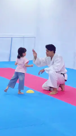 កូនសិស្សម្នាក់នេះប្រាប់ខ្ញុំថានឹកគ្រូពេក បានប្រញាប់មក ហ្វឹកហាត់ កូនសិស្សសម្ដីបានណាស់ #LLYHENG #highlight #100kviews 