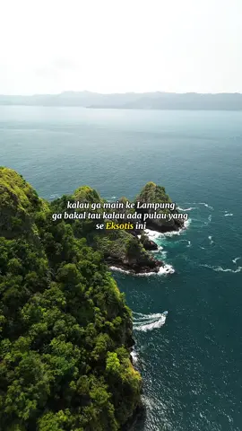 Ini benaran ada di Lampung loh Guys😍😍 Cuma bayar 2.5 untuk 2-5 orang kalian sudah bisa menikmati pulau yang se Eksotis ini yang ada di lampung. Dan kalian juga sudah dapat fasilitas yang kami tentukan loh…. Tunggu apa lagi booking sekarang ajak teman kalian atau keluarga😊 bareng @gotrip.lampung #fyp #pulauwayang #liburan #lampumg #fypシ゚ 