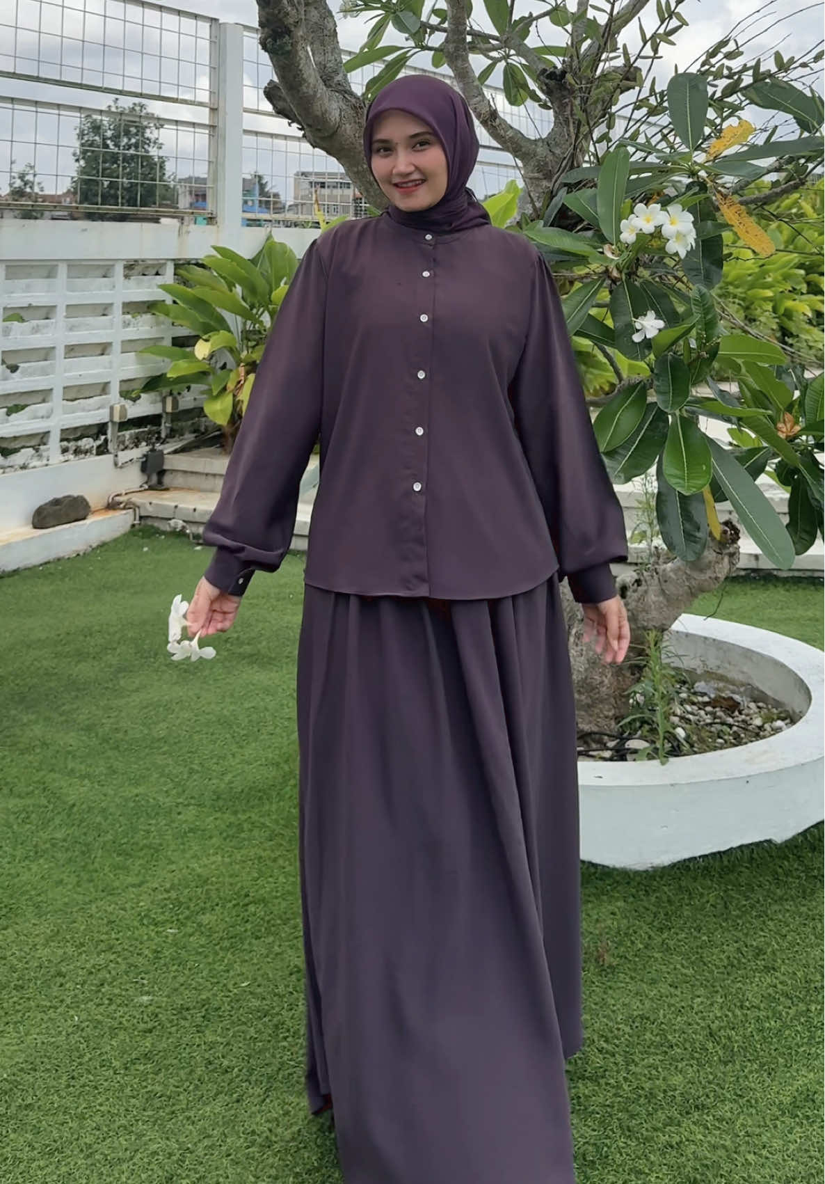 Dark plum! Cakep banget warnanya😍😍 #heldacollection #fashionstyle #setelanrokhelda #setrokmarinasilk 