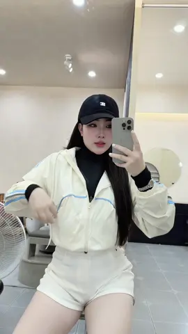 Áo khoác dù #thoitrangnu #xunhuongtiktok #vairal #phoidoxinh 