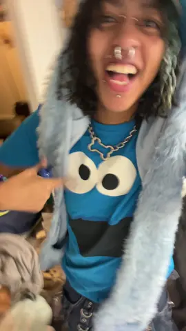 Rave fit for tmr #digitalxscape I AM IN YOU!!!! #cookiemonster #halloween #immaeatyourcookie #watchout it took me 4 days to DIY half this fit I am so proud 