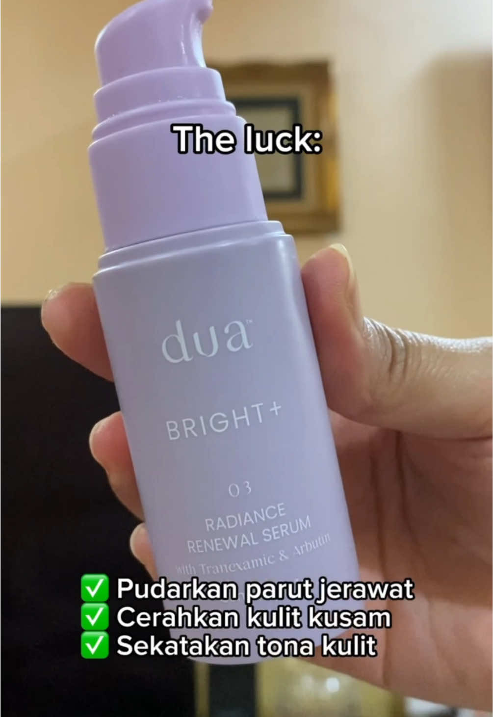 Nak dapatkan clear skin tak susah pun, jawapan pun simple pakai sahaja serum wearedua hari-hari untuk achieve skin goals 🥰 #skincare #darkspot #parutjerawat #brightening #wearedua 