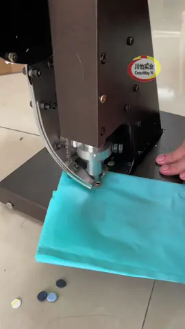 Grommet and Eyelet Punching Machine CrossWay Yi This Automatic feeding model Is easy to Punching bag and Fabric And Signs Banner Vinyl and most materials are able for working.
