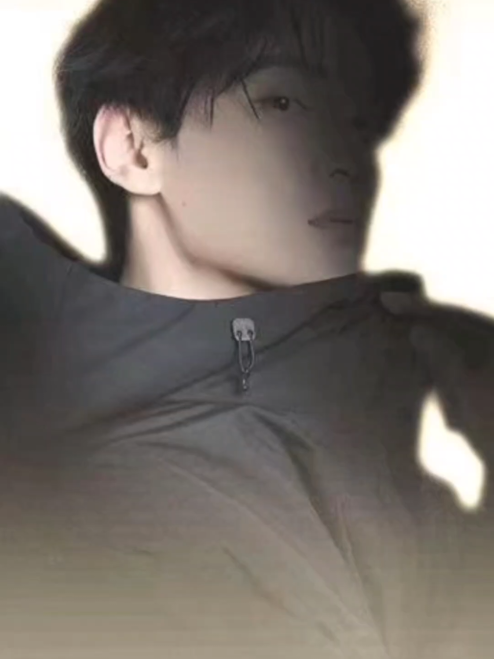 ปังๆครับพี่💛 #เถียนสวี่หนิง  24/10/25 เปิดตัวพรีเซนเตอร์เงาพรุ่งนี้ 25/10/25 พบกัน 8.19 น.ปล่อยโปสเตอร์พิเศษ Guvet คือแบรนด์เสื้อแจ็กเก็ตระดับไฮเอนด์ที่เติบโตอย่างรวดเร็วในตลาดจีน  #TianXuning #田栩宁  #ฟีดดดシ  #เทรนวันนี้ 