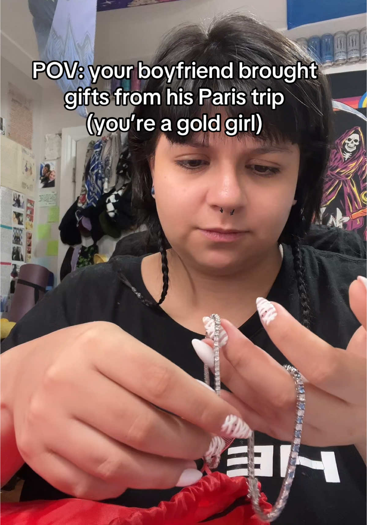 Pain, more pain #louvremuseum #louvre #robbery #silverjewelry #gold 