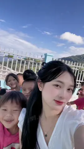 Khi ông mặt trời thức dậy , mẹ lên rẫy em đến trường 🖤 #cogiaovungcao27 