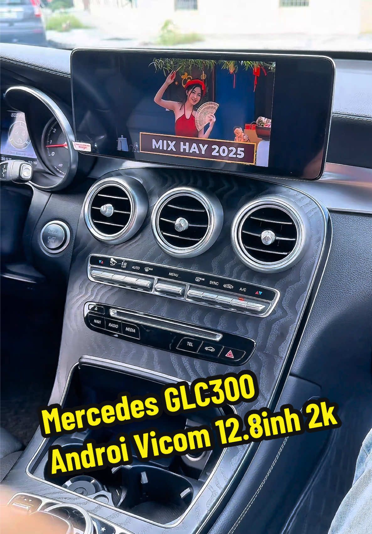 Cứ Màn Nguyên Khối Mà Chơi Các Thầy ạ: Mercedes GLC300 & Androi Vicom 12.8inh 2k Ram8 Rom64 Chip Qualcomm #manhinhandroidvicom #manhinhandroidoto #mercedesglc #glc300 #otoxanhvn 