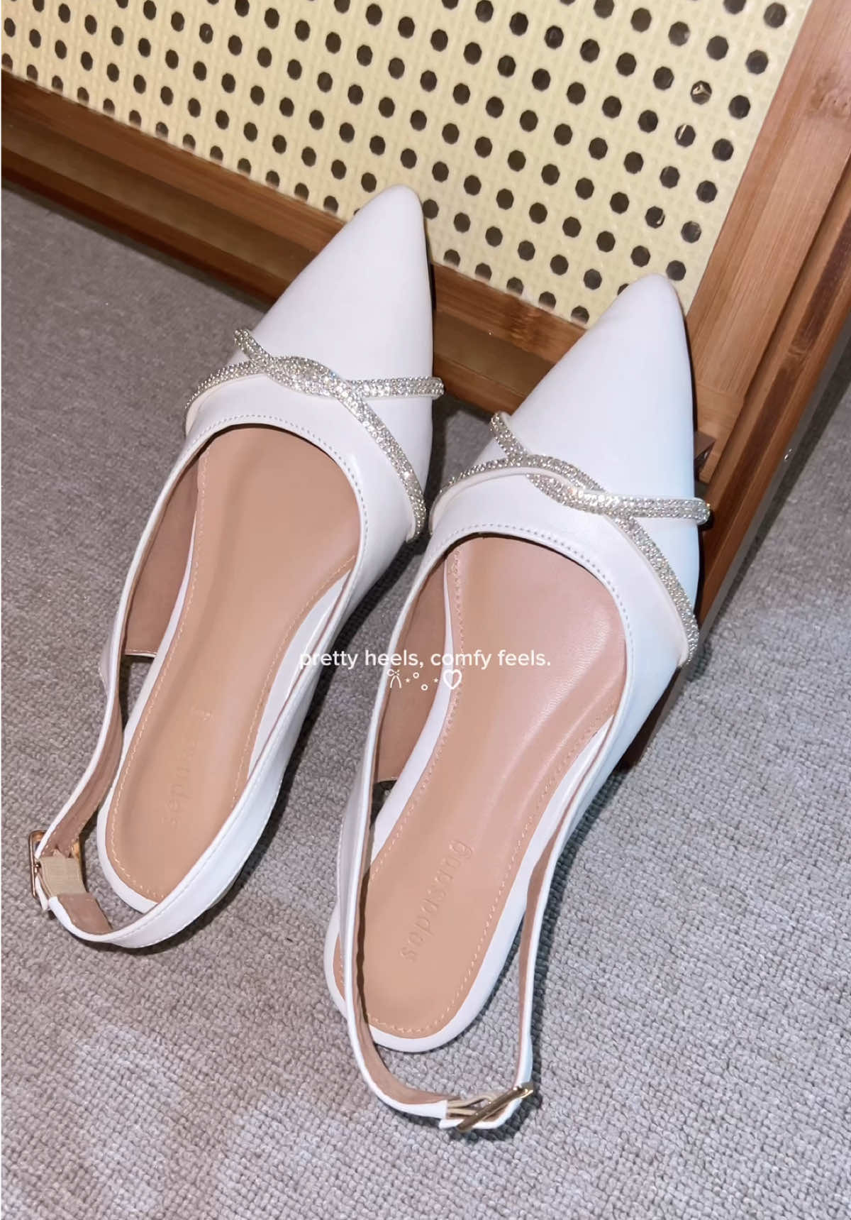 Cantik bangett 🤍✨ #sepatuwanita #heelswanita #sepasangcollection #heels3cm #sepatucewek 