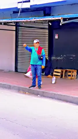 The funny suitcase 🧳🤣 #funnyvideos #funnyprank #prankvideo #funnymoments #funnycomedy 