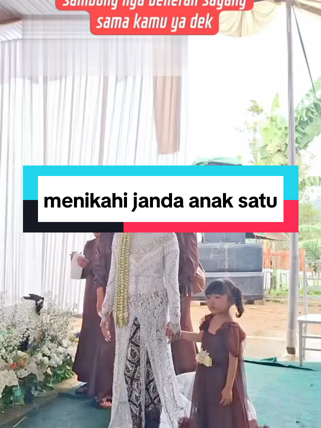 menikahi janda anak satu #menikahdenganjanda #pelaminan #resepsipernikahan #menikahijandaanaksatu #jandaanak1menikahdenganbujangperjaka 