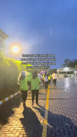 jdi kangen sekolahh #fyp #vibess #vibeshujan 