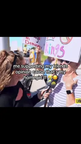 girl im right behind her lol 😂😂😭 #fyp #meme #funny #gay #viral 