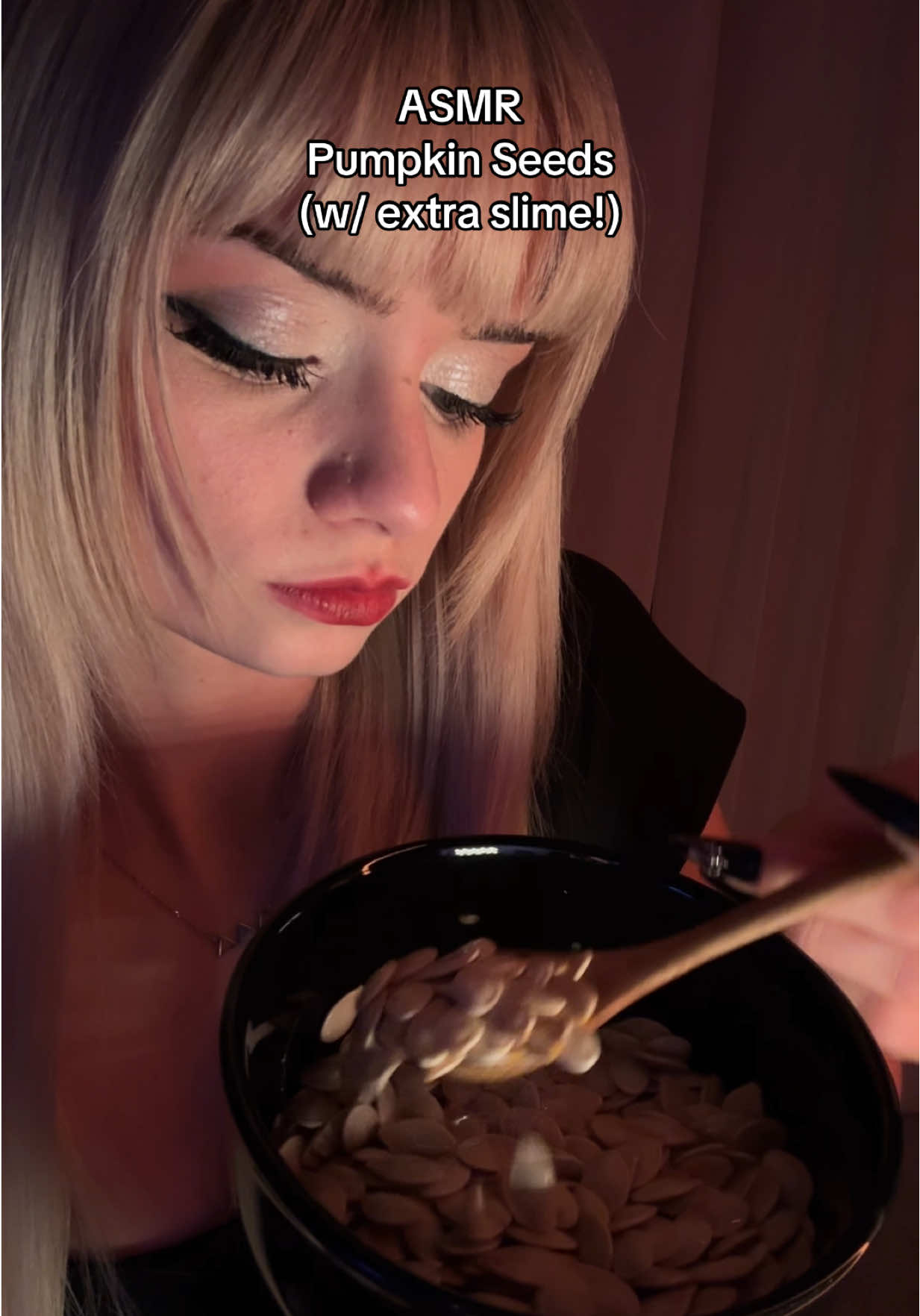 4+ minutes of @amèlie ‘s pumpkin seeds trigger!! #asmr #asmrvideo #fypシ #asmrsounds #asmrtiktoks 
