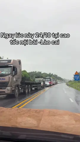 Tắc vài chục cây rồi 😴 em quay đầu trước đây 