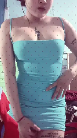 #xuhuongtiktok e ghệ váy xanhh 