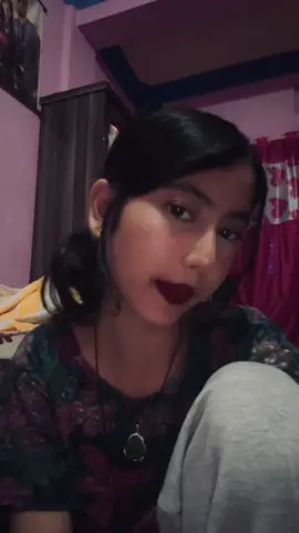 mero books dekhi looks sabai handsome😝