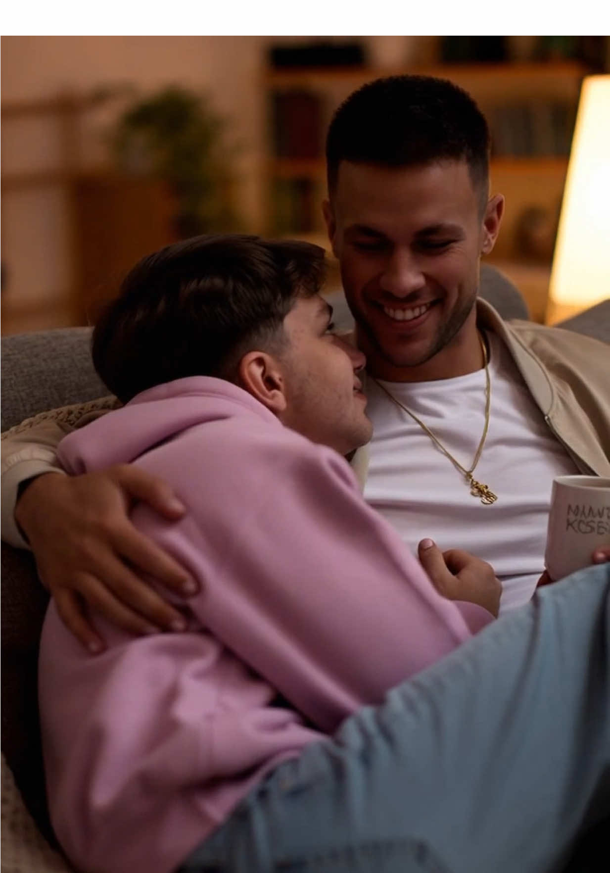 One coffee, one hi handsome, pink hoodie and I’m ready for love 💖 #StarbucksDate #GayLove @Starbucks 