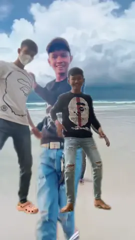 ទៅលេងសមុទ្រ វីត ភីអឹម @Unlucky  😊#fyp #24hours 