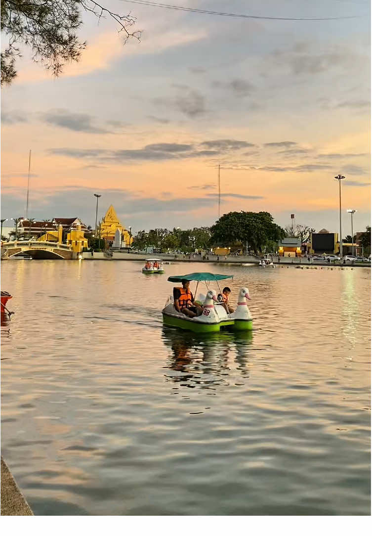 Chil Chil ริมบึง 🎨🤸🏻‍♂️⛳️🏸#ร้อยเอ็ด #บึงพลาญชัยร้อยเอ็ด 