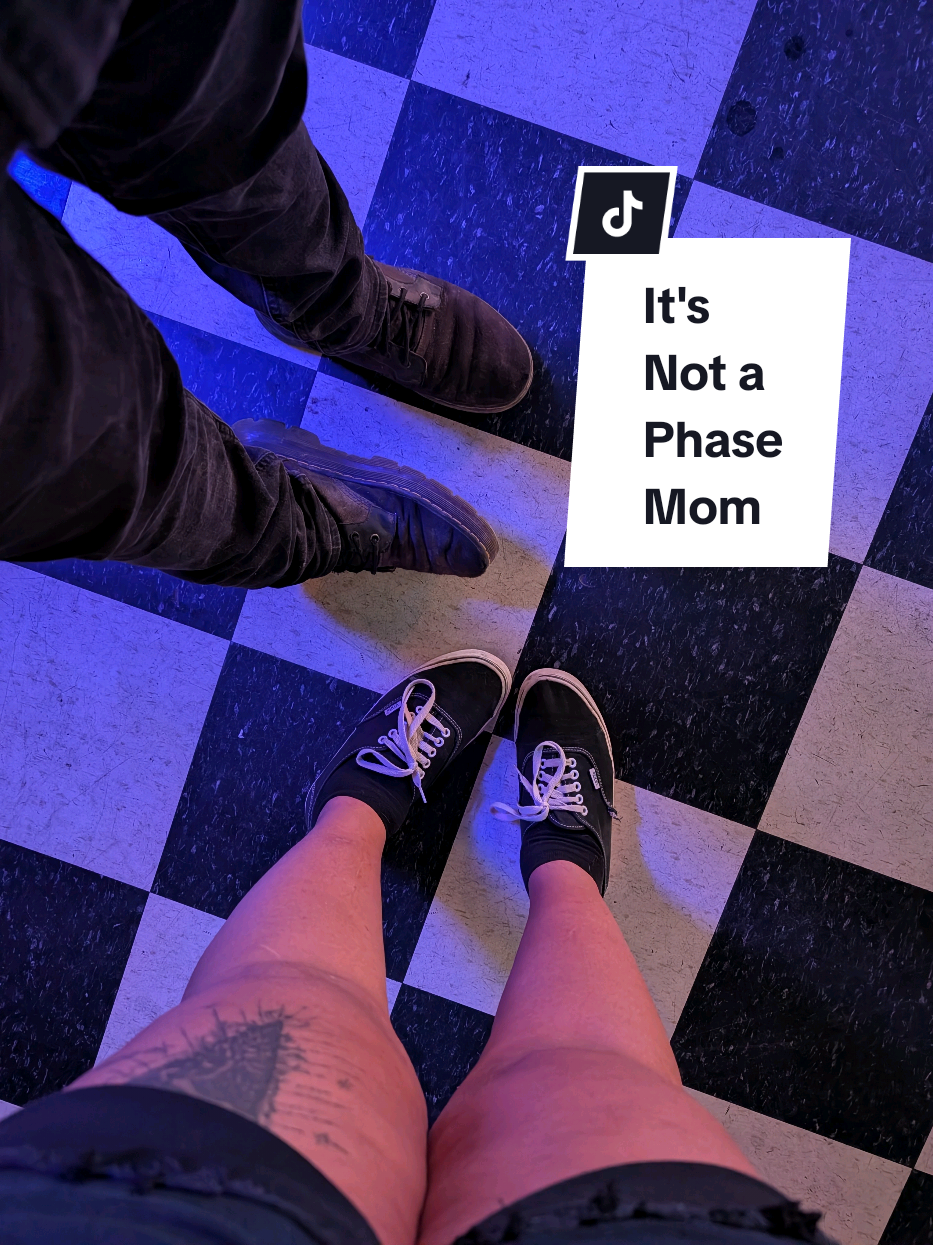 Super fun night, lasted only 2 hours and needed Biofreeze, Tums, Tylenol, and orthopedic in soles 😆😆😆 #elderemo #emonite 