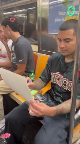 I loved her reaction 🥺🥰 everyone should do a random act of kindness today ♥️ #painting #artistsoftiktok #trending #fyp 