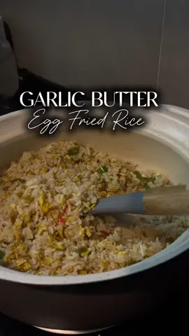 Garlic Butter Egg Fried Rice Resipi….. Butter Nasi Sejuk Semalaman Bawang Putih Cili Padi Thailand Cili Hijau besar Telor Garam Ajinamoto Black Pepper White Pepper Boleh reffer cara masak dekat video Selamat mencuba semua #fyppppppppppppppppppppppp #butter #resipi #masakansimple #friedrice 
