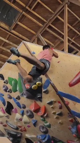 Fun red paddle boulder 🔴 #climbing #bouldering #LongBeachRising 